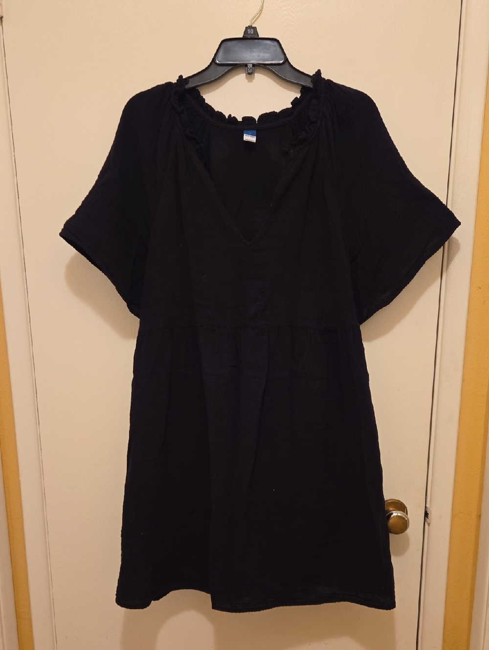 Ladies Old Navy Black Ruffle Neck Top Dress